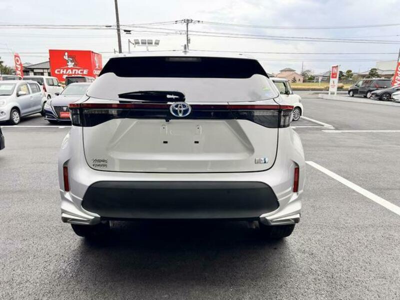YARIS CROSS