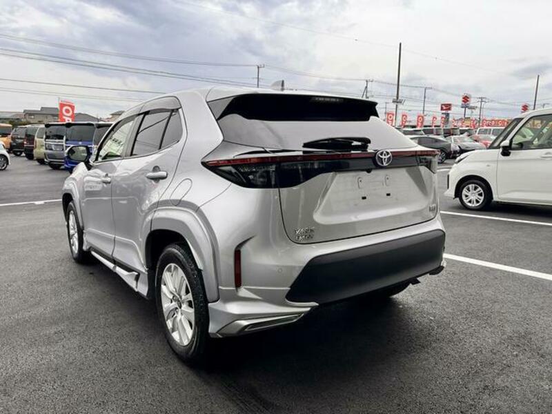 YARIS CROSS