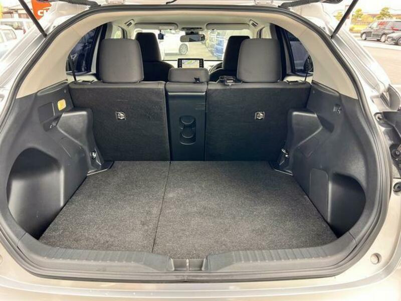 YARIS CROSS