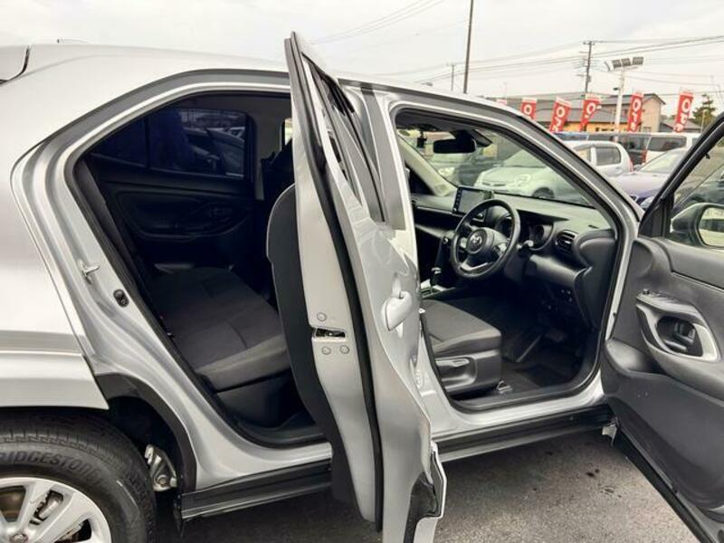 YARIS CROSS