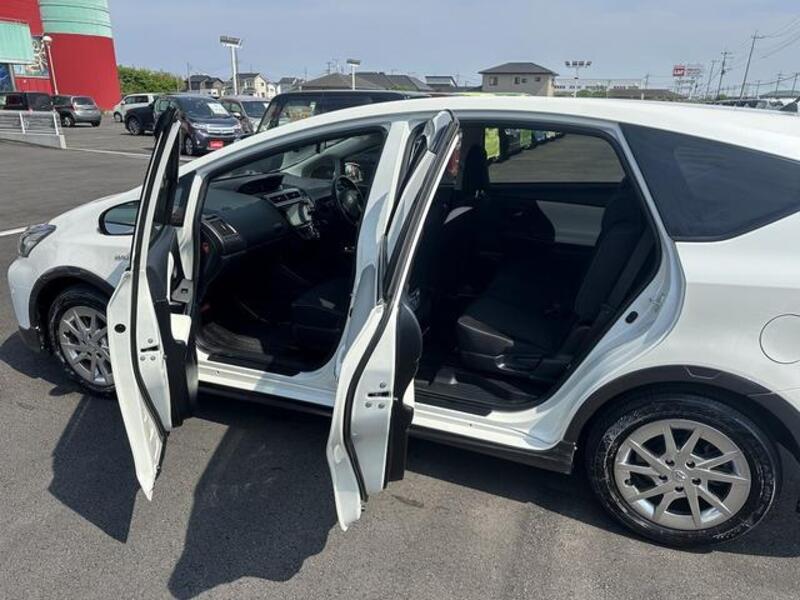 PRIUS ALPHA
