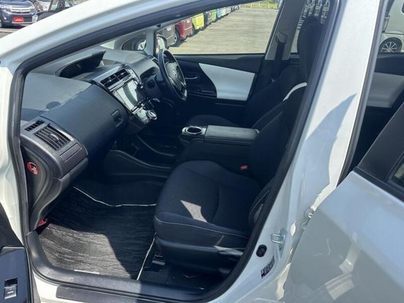 PRIUS ALPHA