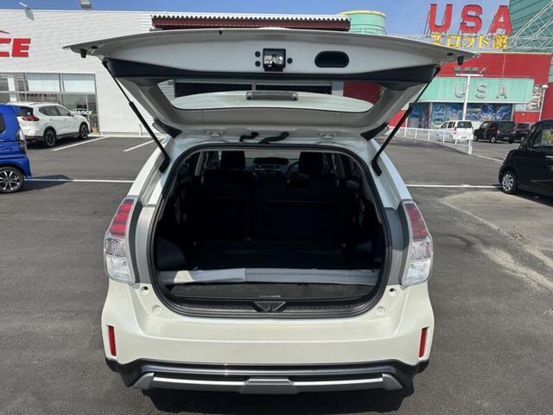 PRIUS ALPHA
