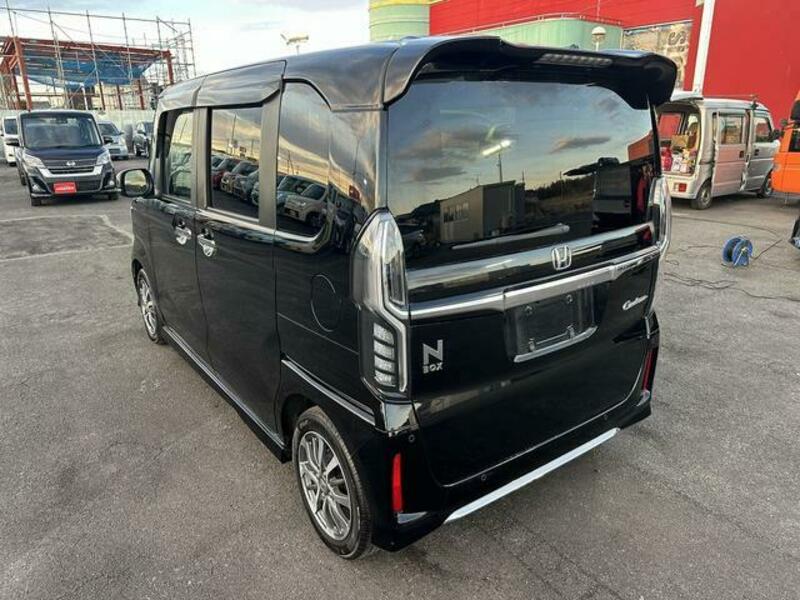 N BOX CUSTOM