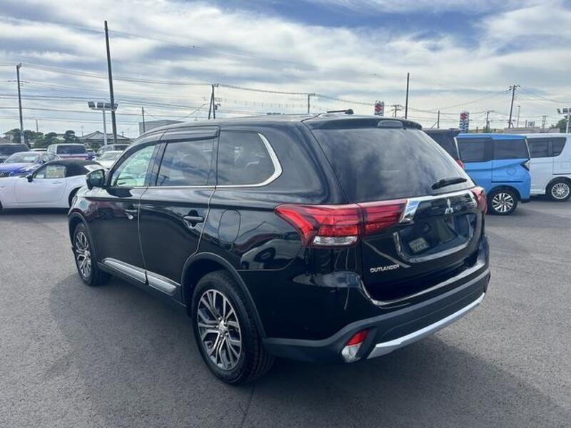 OUTLANDER