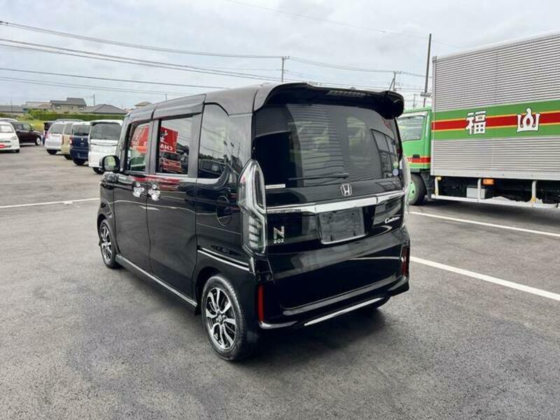 N BOX CUSTOM
