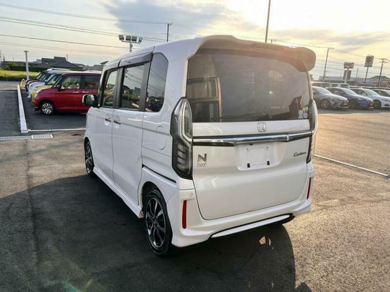 N BOX CUSTOM