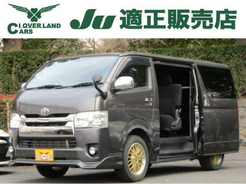 TOYOTA HIACE VAN