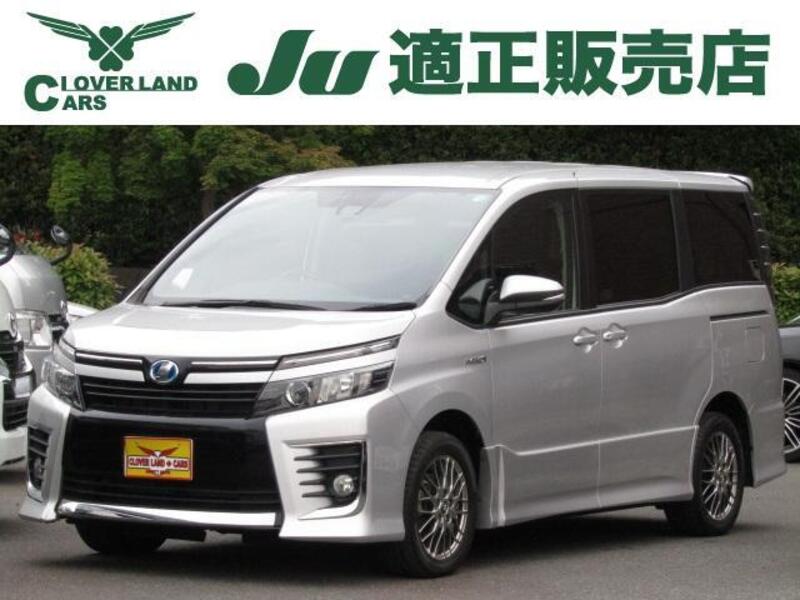 TOYOTA VOXY