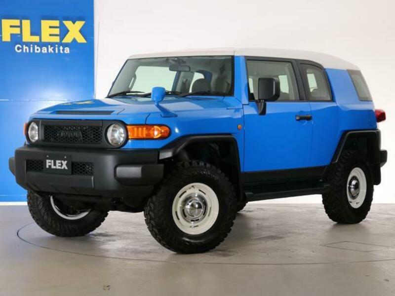TOYOTA FJ CRUISER