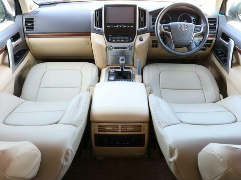 LAND CRUISER