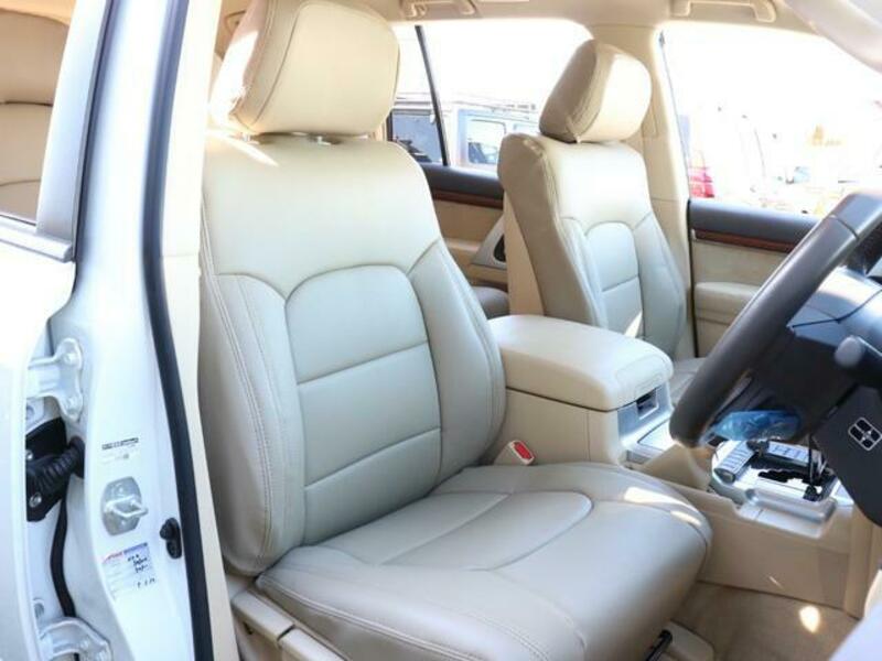LAND CRUISER