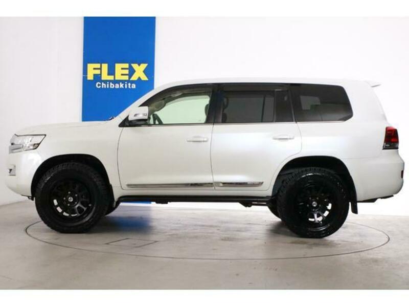 LAND CRUISER