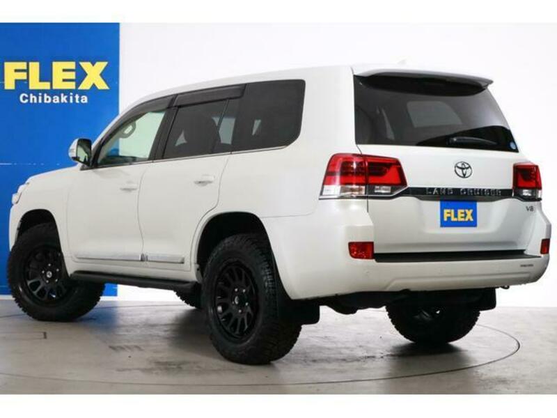 LAND CRUISER