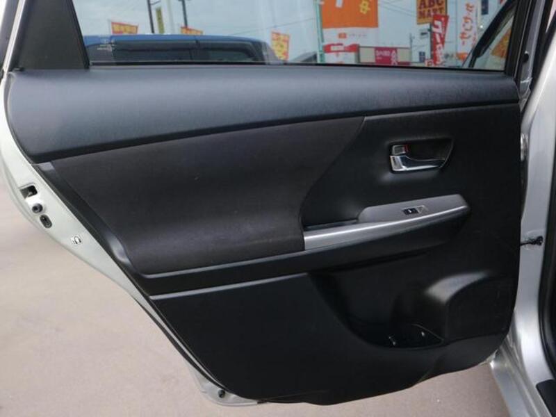 PRIUS ALPHA