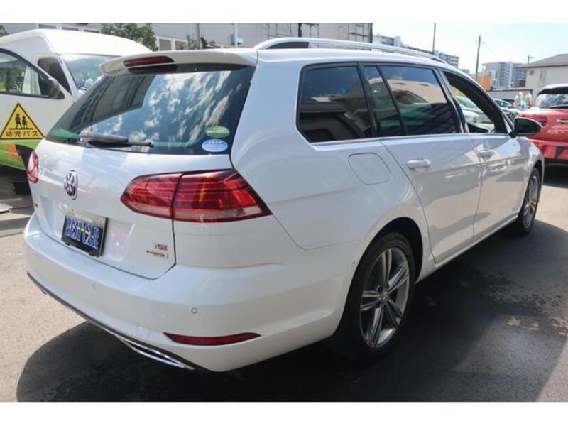 GOLF VARIANT