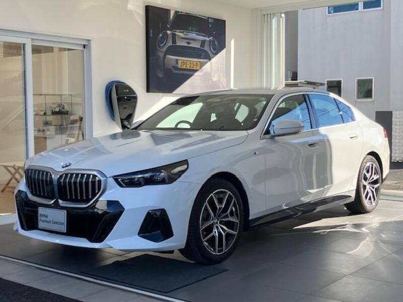 BMW 5 SERIES