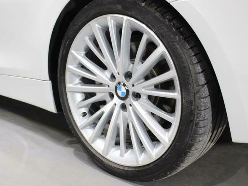 4 SERIES