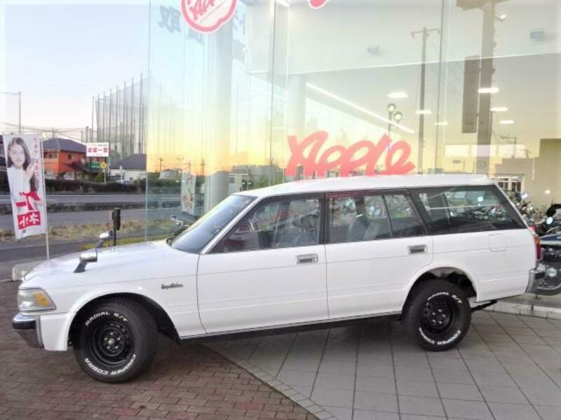 CROWN VAN