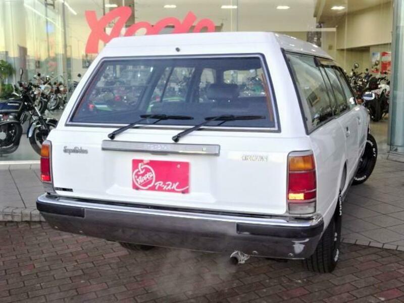 CROWN VAN