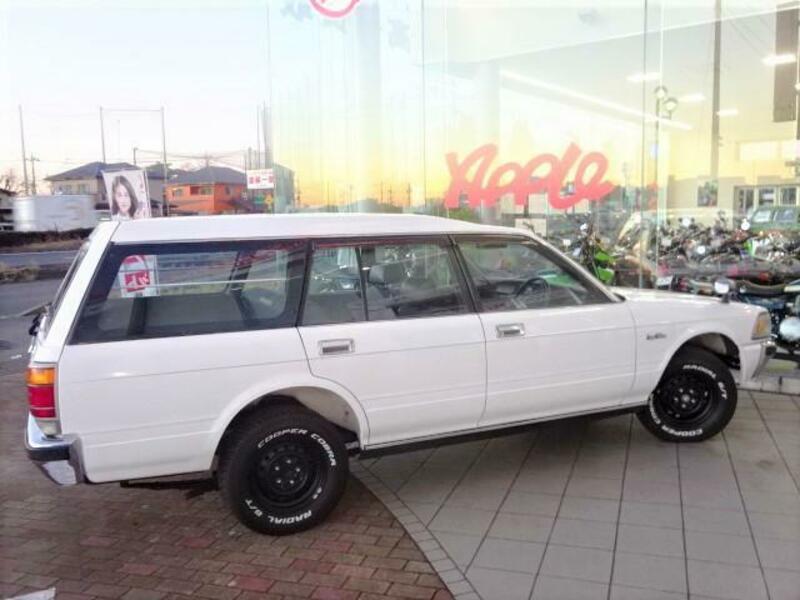 CROWN VAN