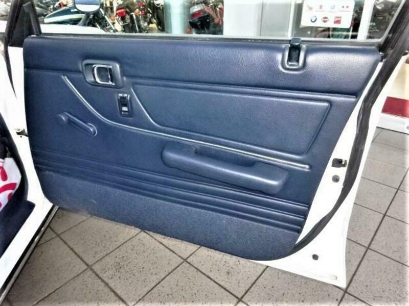 CROWN VAN