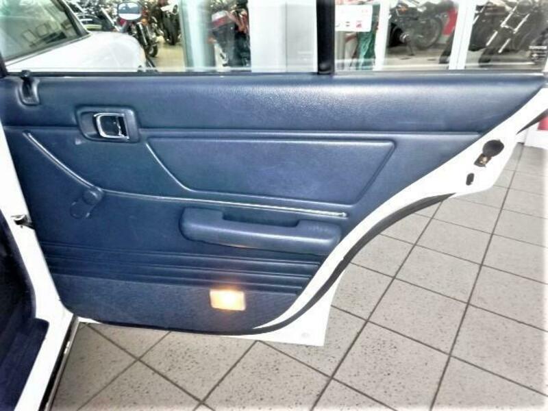 CROWN VAN