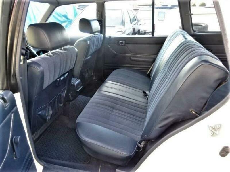 CROWN VAN