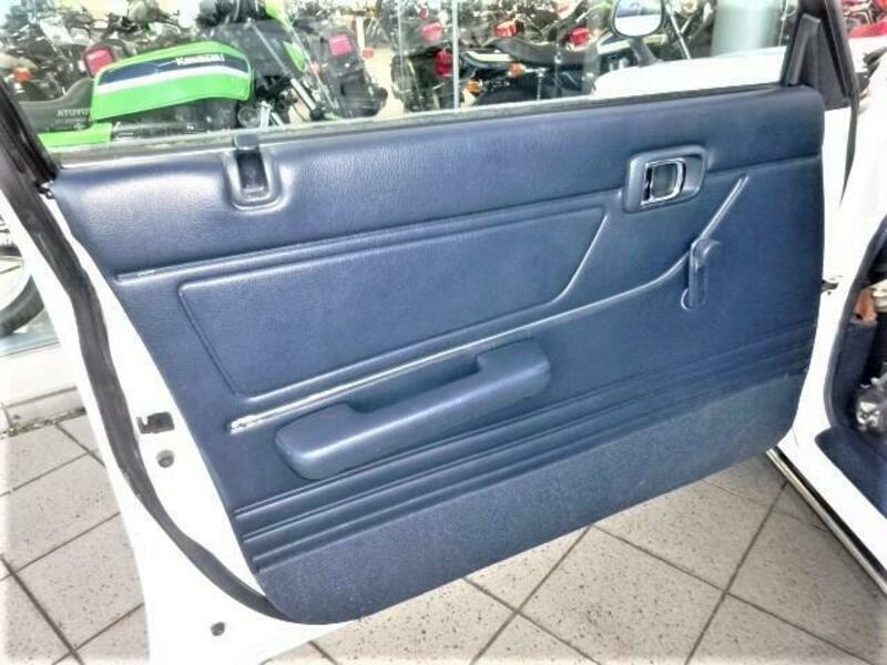 CROWN VAN