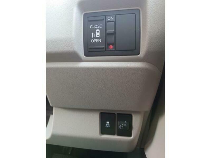 N BOX