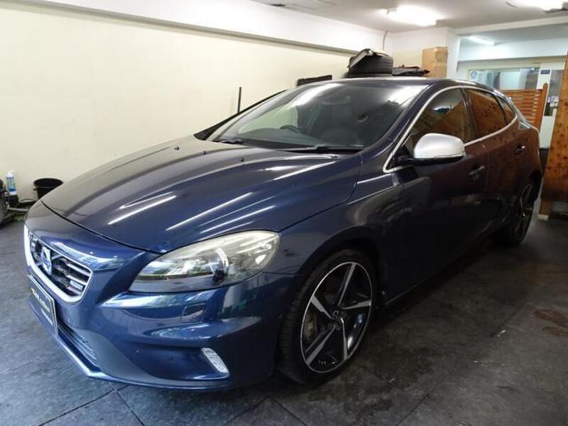 V40