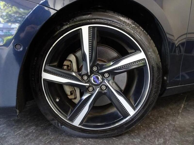 V40