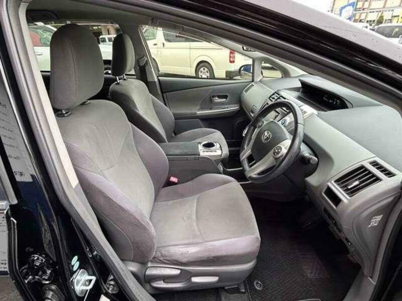 PRIUS ALPHA
