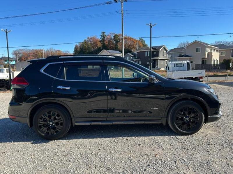 X-TRAIL