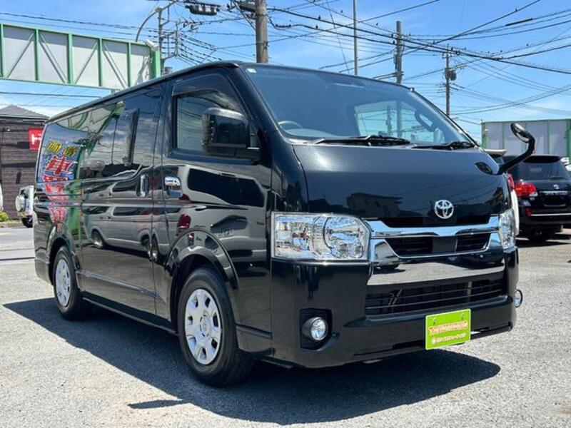 TOYOTA HIACE VAN