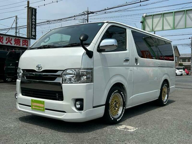 TOYOTA HIACE VAN