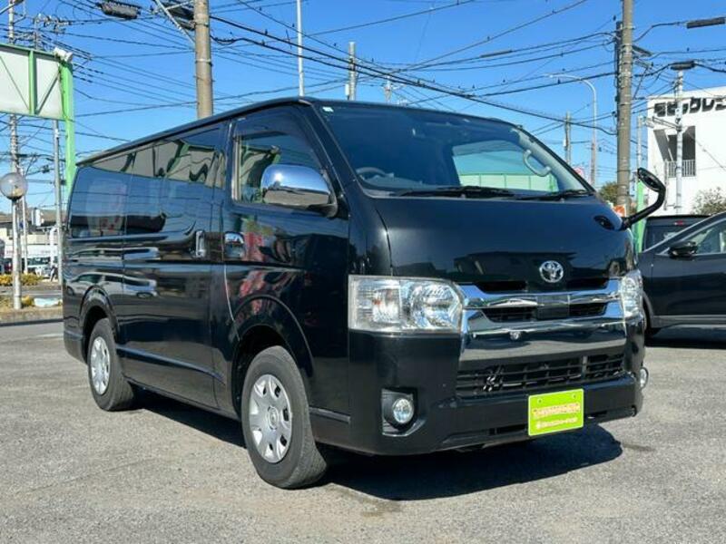 TOYOTA HIACE VAN