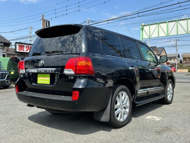 LAND CRUISER