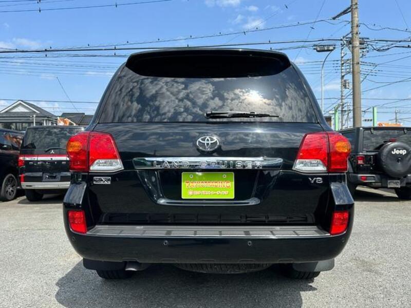 LAND CRUISER
