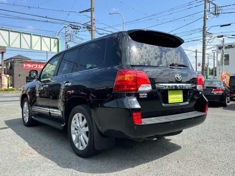 LAND CRUISER