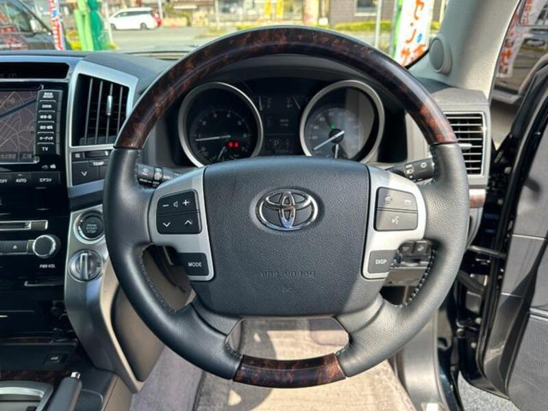 LAND CRUISER
