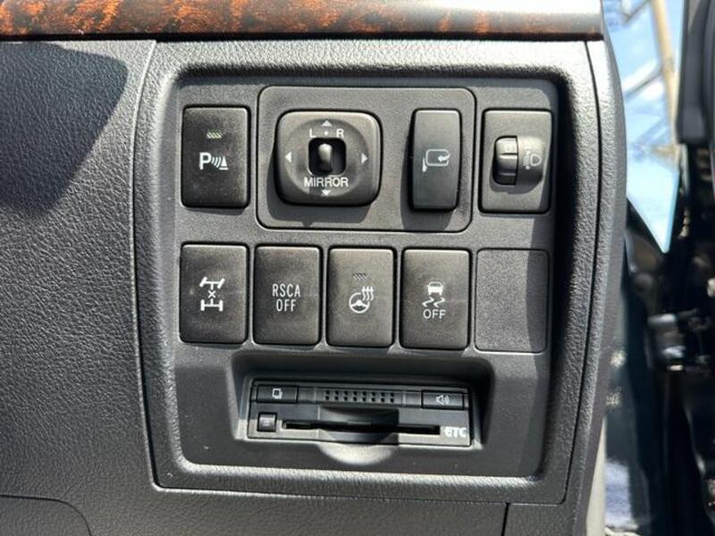 LAND CRUISER