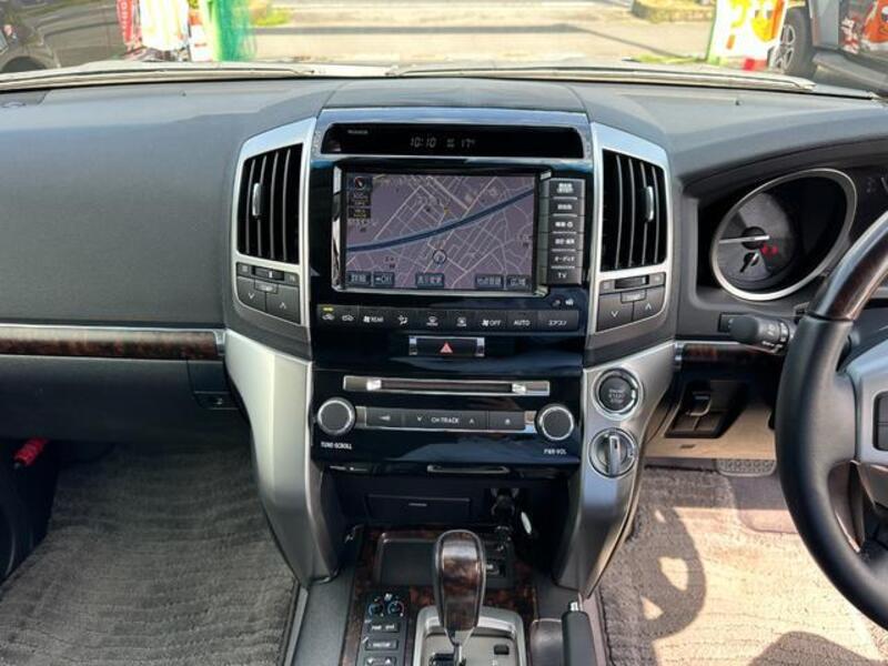 LAND CRUISER