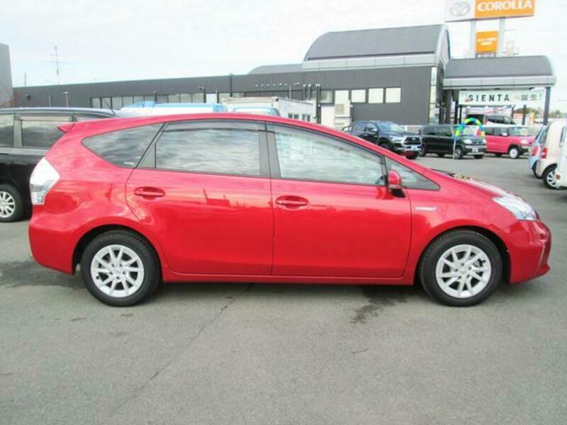 PRIUS ALPHA