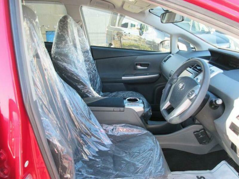 PRIUS ALPHA