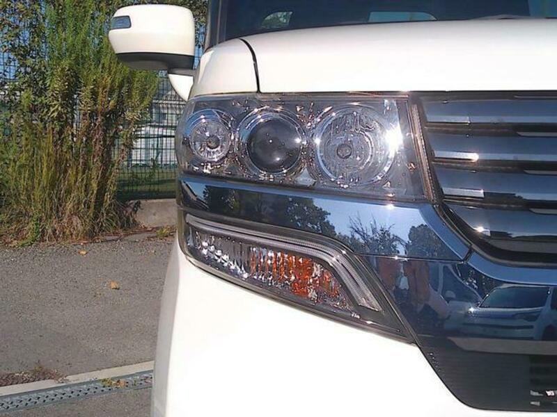 N BOX CUSTOM