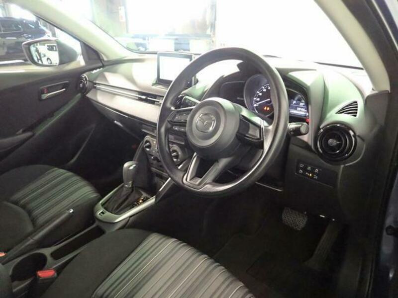MAZDA2