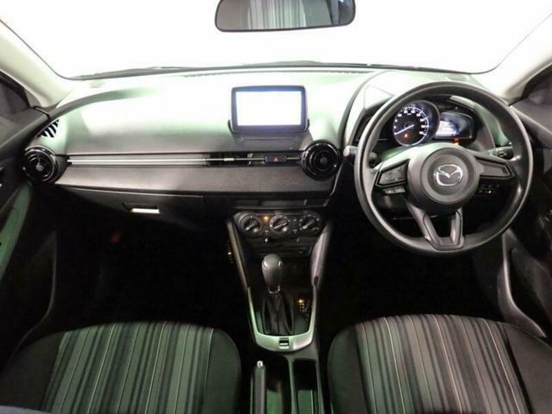 MAZDA2