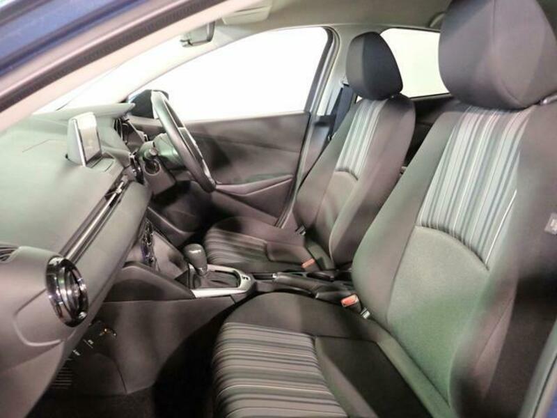 MAZDA2