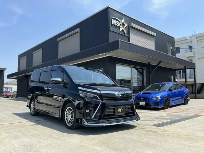 TOYOTA VOXY